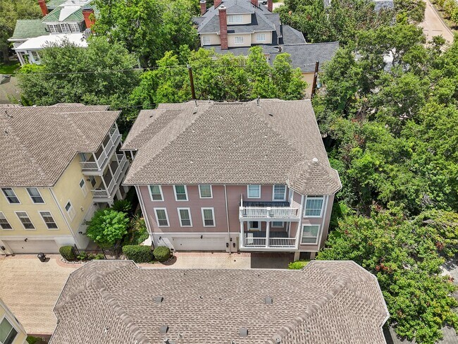 Building Photo - 208 Hawthorne St