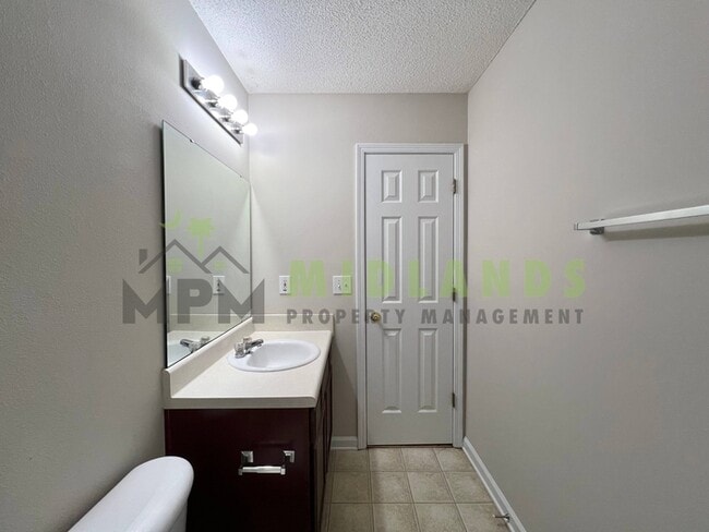 Building Photo - 139 Arthurdale Dr