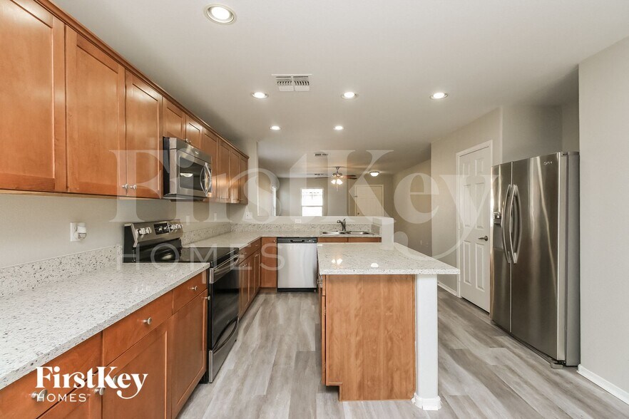 Building Photo - 3741 E Jasper Dr