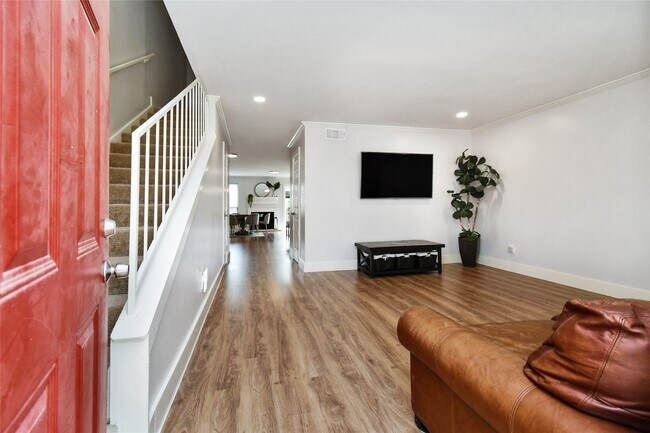 Building Photo - 6426 Kentwick Dr
