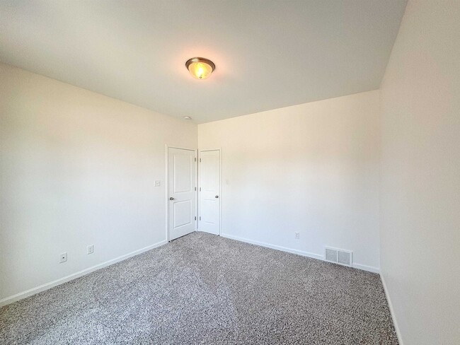 Building Photo - 6839 Hare Hill Dr