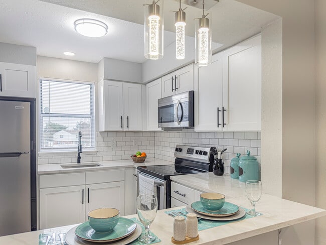 Building Photo - Yorktowne Pointe Townhomes