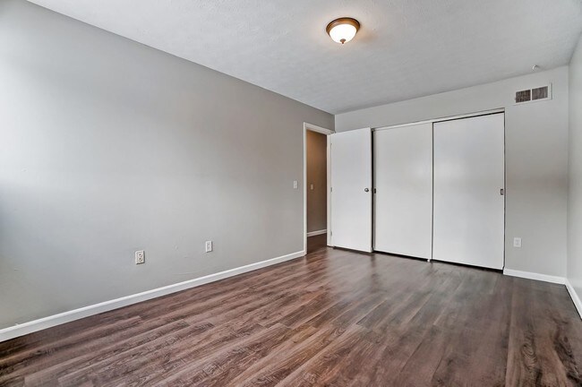 Building Photo - 722-F Collins Avenue