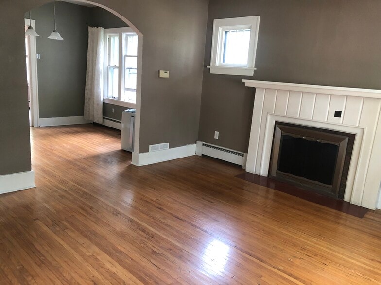 Building Photo - 124 Highland Dr