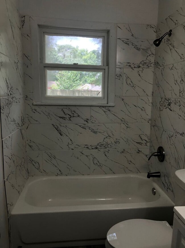 Building Photo - Gorgeous all renovated Home in Beaumont, TX!