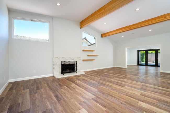 Building Photo - 11192 Martha Ann Dr