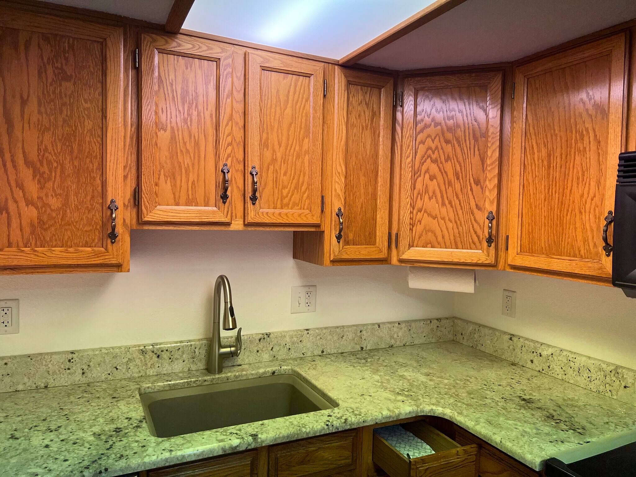 Kitchen - 2902 Shadow Creek Dr