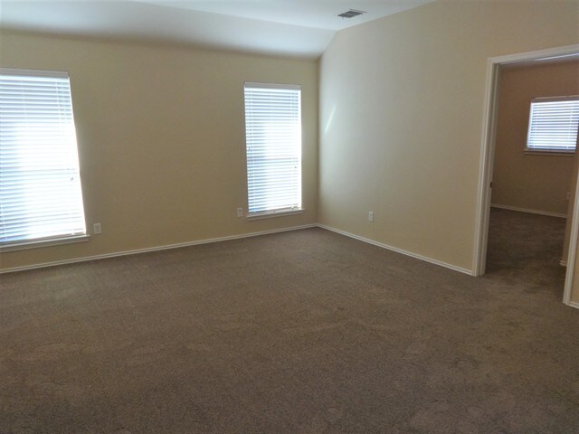 Building Photo - 2969 Lakeview Cir