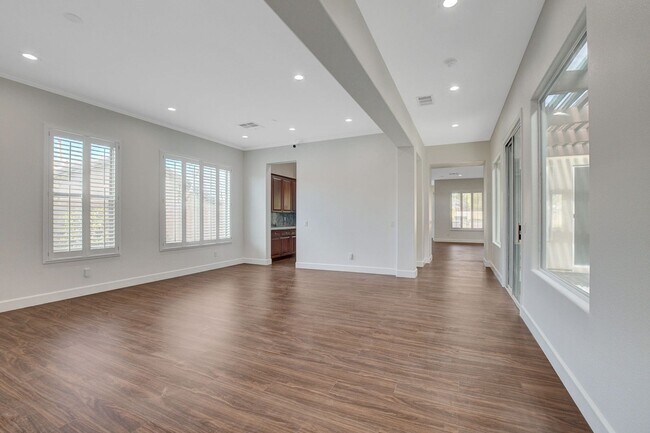 Building Photo - Anthem country Club Golf Community Beauty