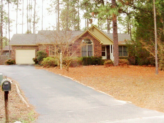 Building Photo - 120 Sawmill Rd E
