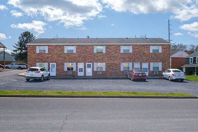 Primary Photo - Apartment for Rent