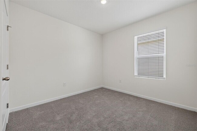 Building Photo - 2893 House Finch Rd