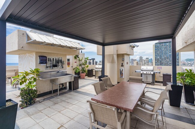 Building Photo - Fairway Villa in Waikiki (1BR, 1BA, 1PG, A...