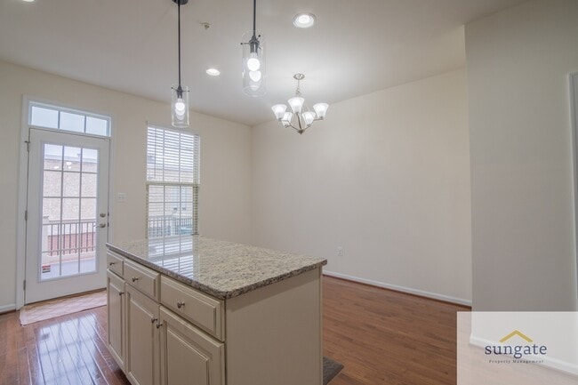 Building Photo - 1724 Lantern Mews