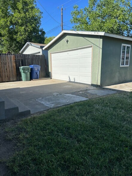 Building Photo - 6340 Watt Ave