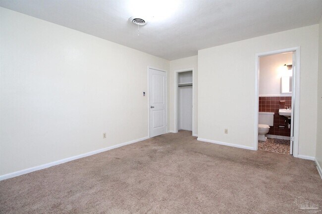 Building Photo - 106 St Regis Dr