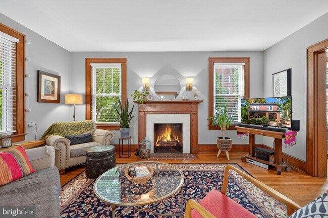 Building Photo - 420 W Cork St