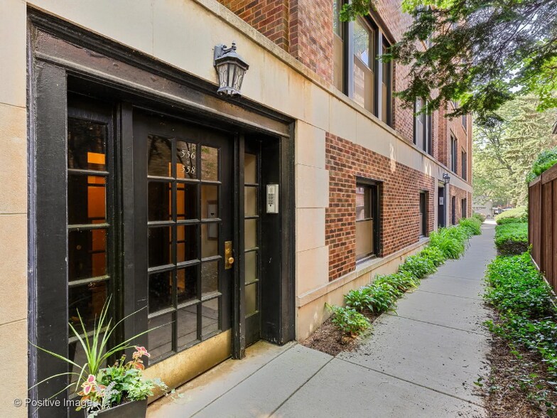 Building Photo - 556 W Deming Pl