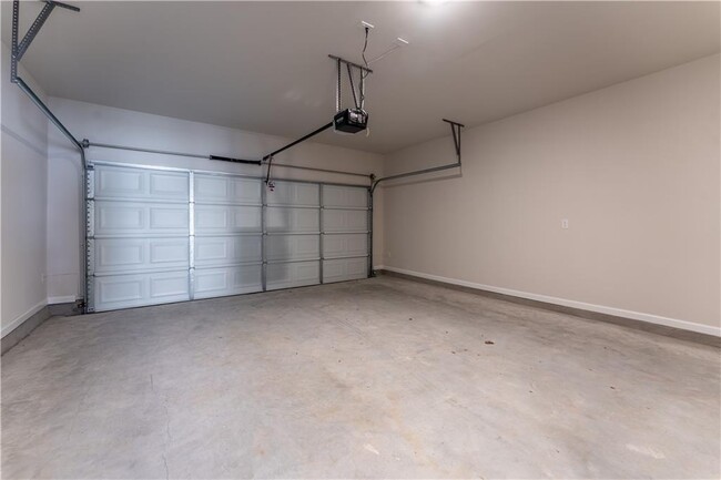 Building Photo - 4105 Oakwood Ter Ct