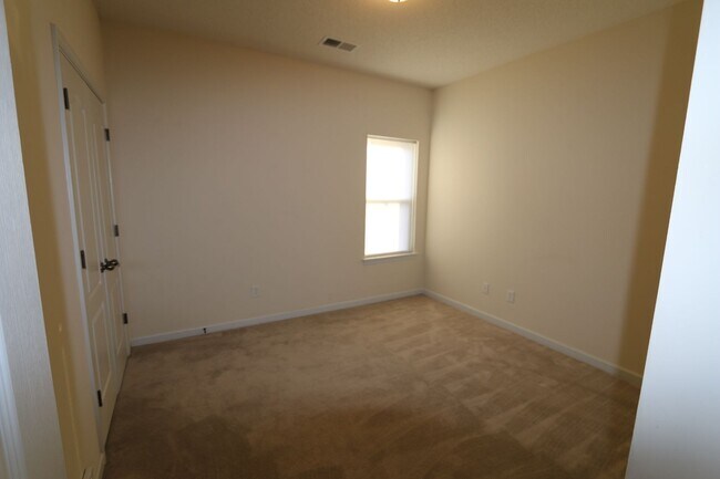 Building Photo - 8579 Napoli Dr