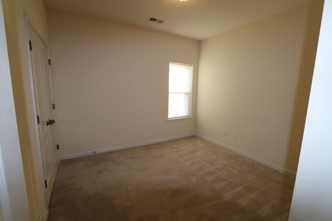 Building Photo - In the heart of Old Cordova