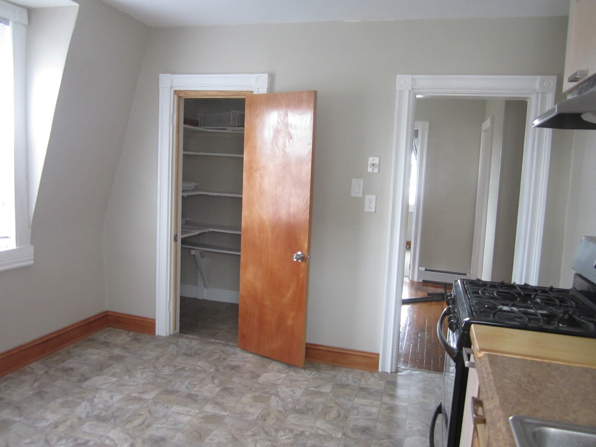 Building Photo - 977 Whalley Ave