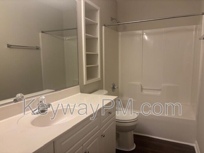 Building Photo - 103 Ginkgo Ln