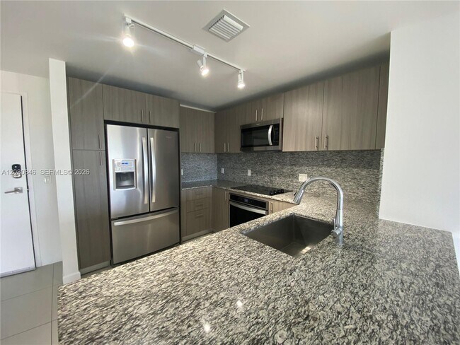 Building Photo - 5350 NW 84th Ave