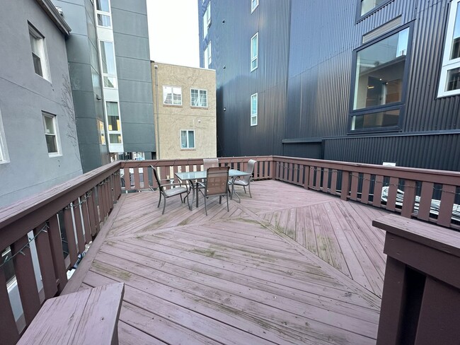 Building Photo - Beautiful Studio Apartment in Fishtown wit...