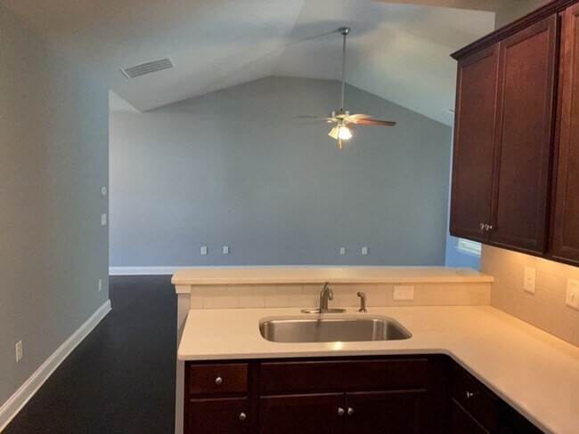 Building Photo - 1039 Drakes Crossing