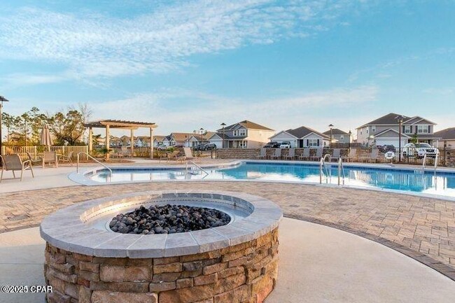 Building Photo - 263 Red Bay Rd