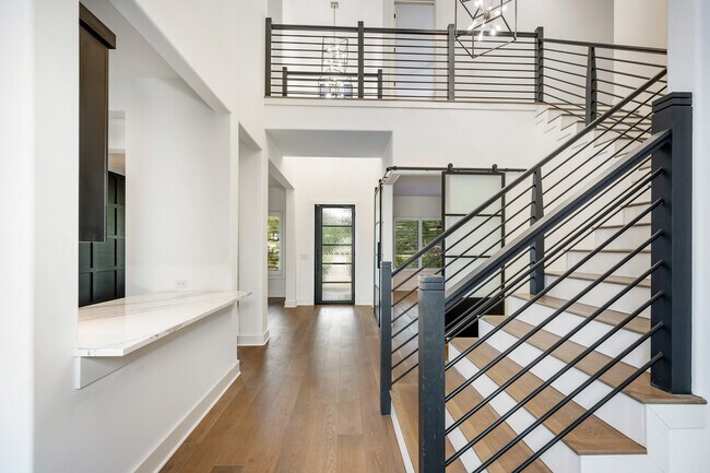 Building Photo - 111 Wellesley Landing