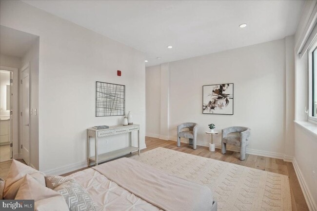 Building Photo - 923 V St NW