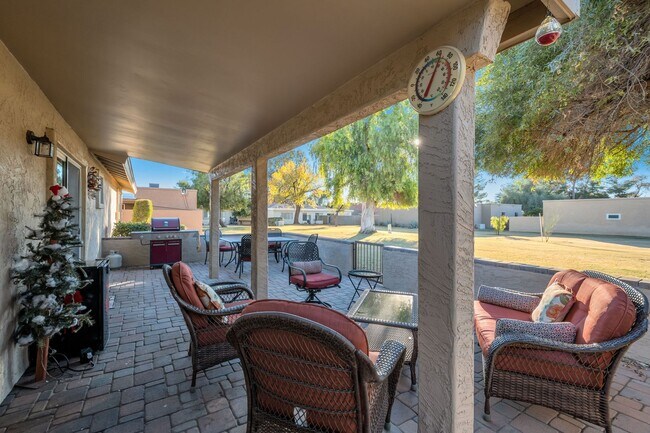 Building Photo - Welcome to this charming 2-bedroom, 2-bathroom house located in Leisure World a 45+ Active Adult ...