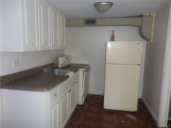 Building Photo - 130 Johnston St