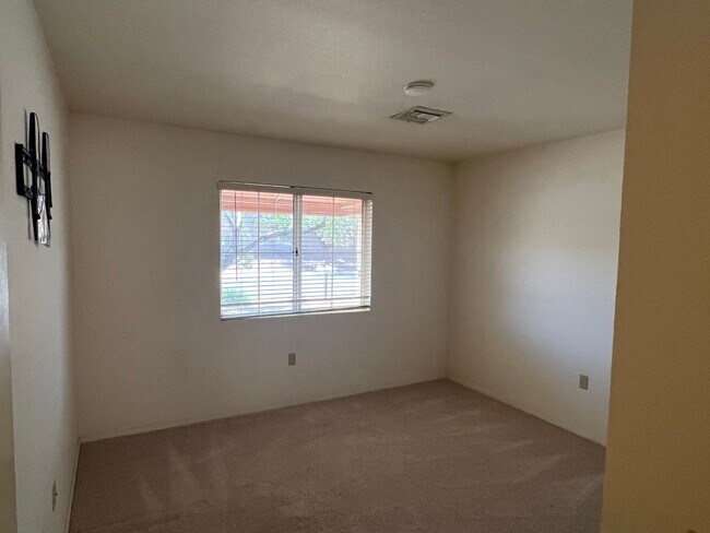 Building Photo - 2516 Sunup Dr