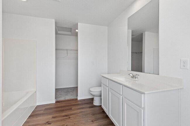 Building Photo - Townhome in Post Falls!
