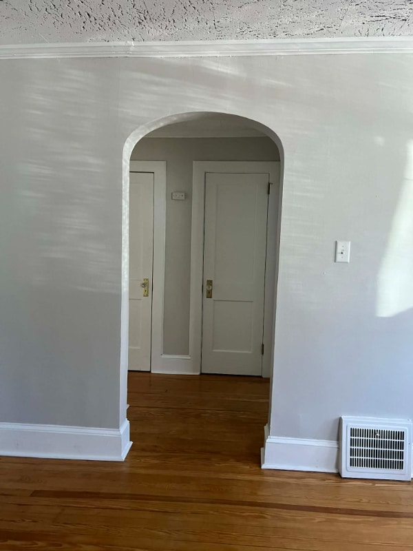 Building Photo - 215 Willow Ave