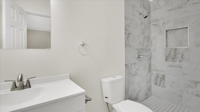 Building Photo - Beautiful 3 bedroom / 2 bath