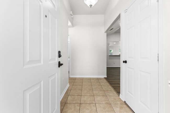 Building Photo - 155 Fairwind Trail Dr