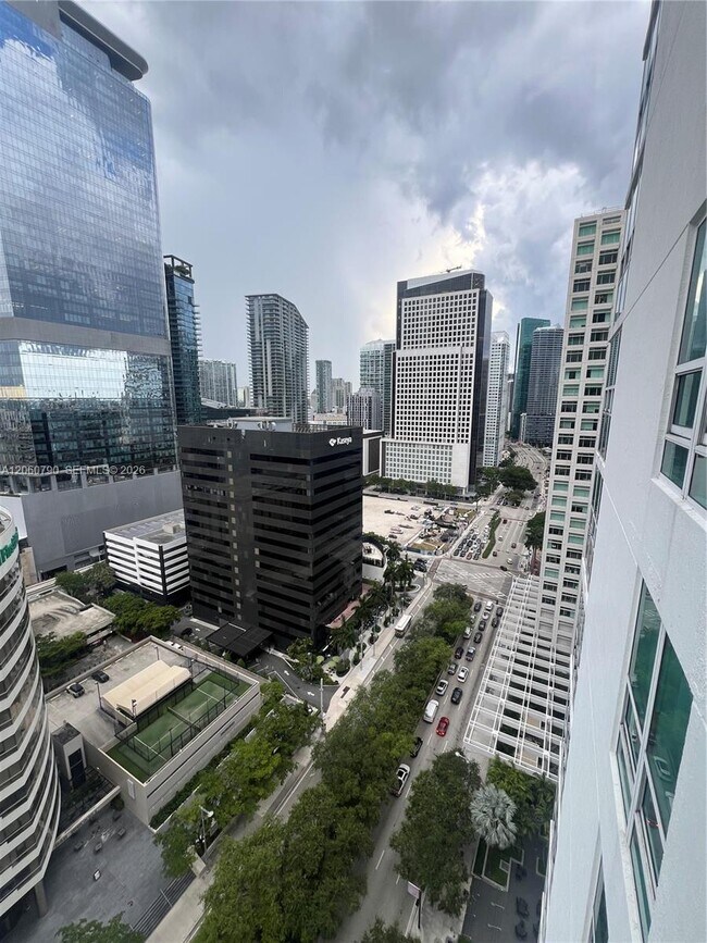 Building Photo - 951 Brickell Ave