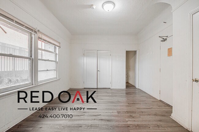 Building Photo - 746 S Coronado St