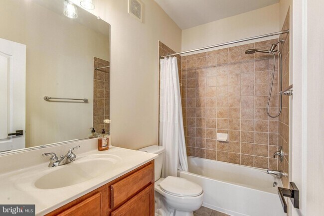 Building Photo - 4490B Beacon Grove Cir