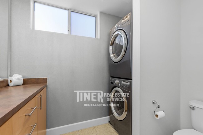 Building Photo - Industrial Loft in Fabulous Downtown Neigh...
