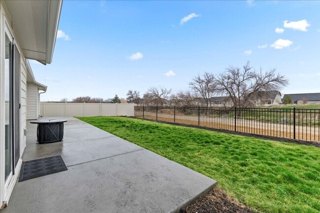 Building Photo - Single level 4bd/2ba/3 car garage Home in North Meridian