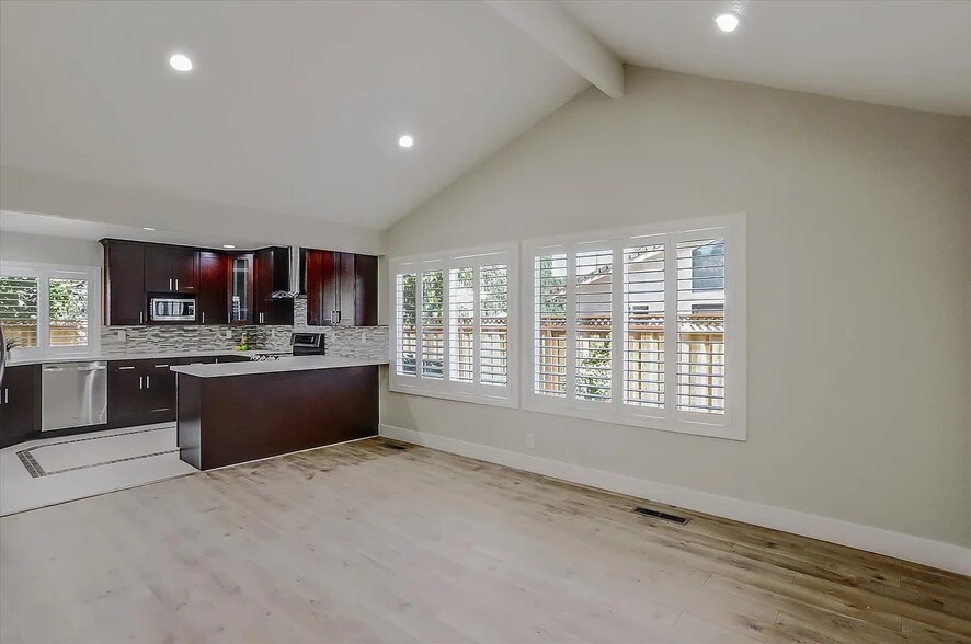 Building Photo - 4075 Beebe Cir