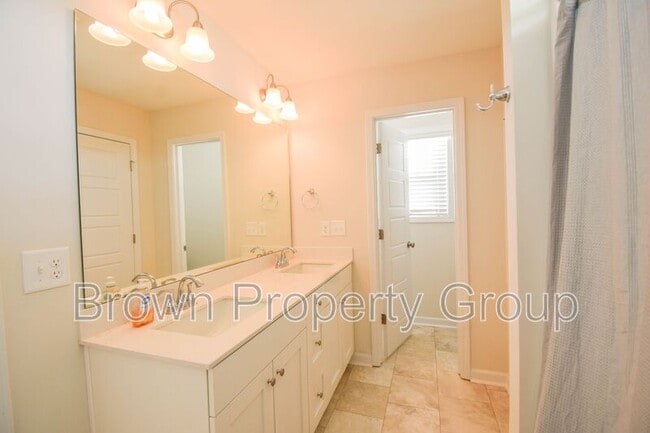 Building Photo - 5967 Gator Wy