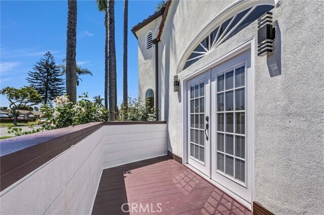 Building Photo - 423 S Poinsettia Ave