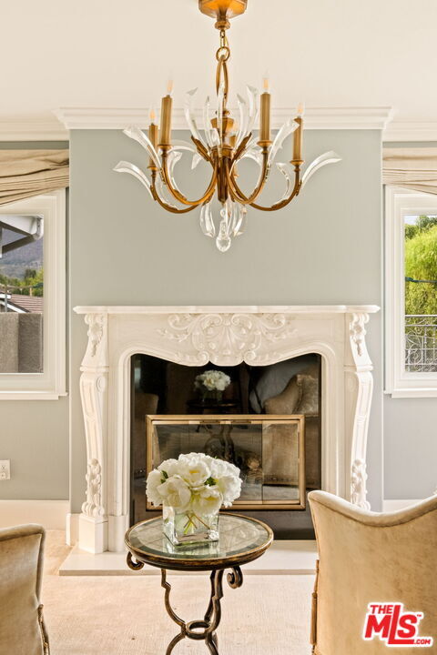 Building Photo - 1047 E Pomello Dr