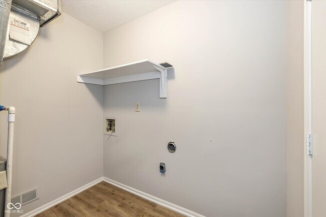 Building Photo - 7313 Shanna Cir